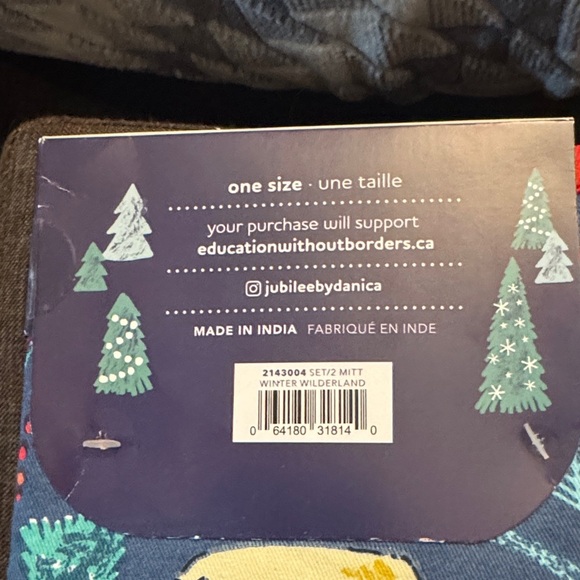 Danica Jubilee winter wonderland Blue Oven Mitt and apron - Picture 2 of 3